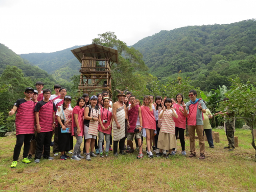 學員親身體驗原住民的傳統文化。